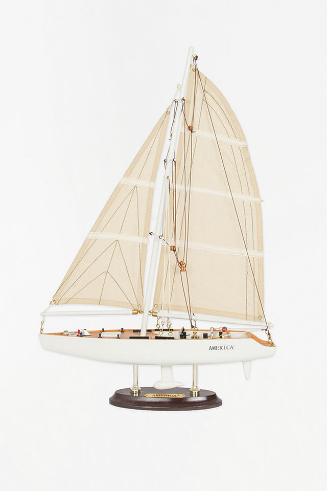 America - Model Boat - Smallest Size Sail Boats Batela Giftware